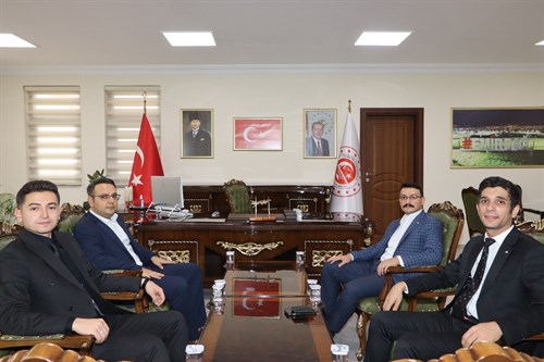 EMiRDAĞ ADLİYESİ HAKİMLERİNDEN, KAYMAKAMIMIZ YASİN AKGÜL’E HAYIRLI OLSUN ZİYARETİ